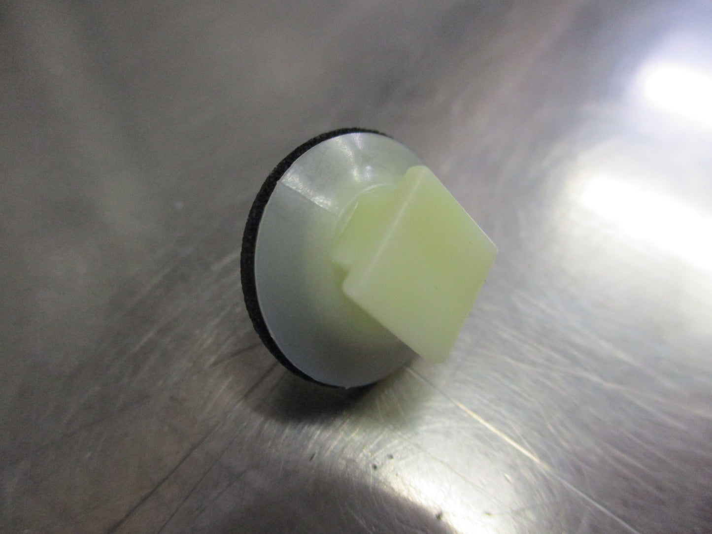 Toyota Kluger/Rav4 Genuine Quarter Rocker Moulding Clip New Part