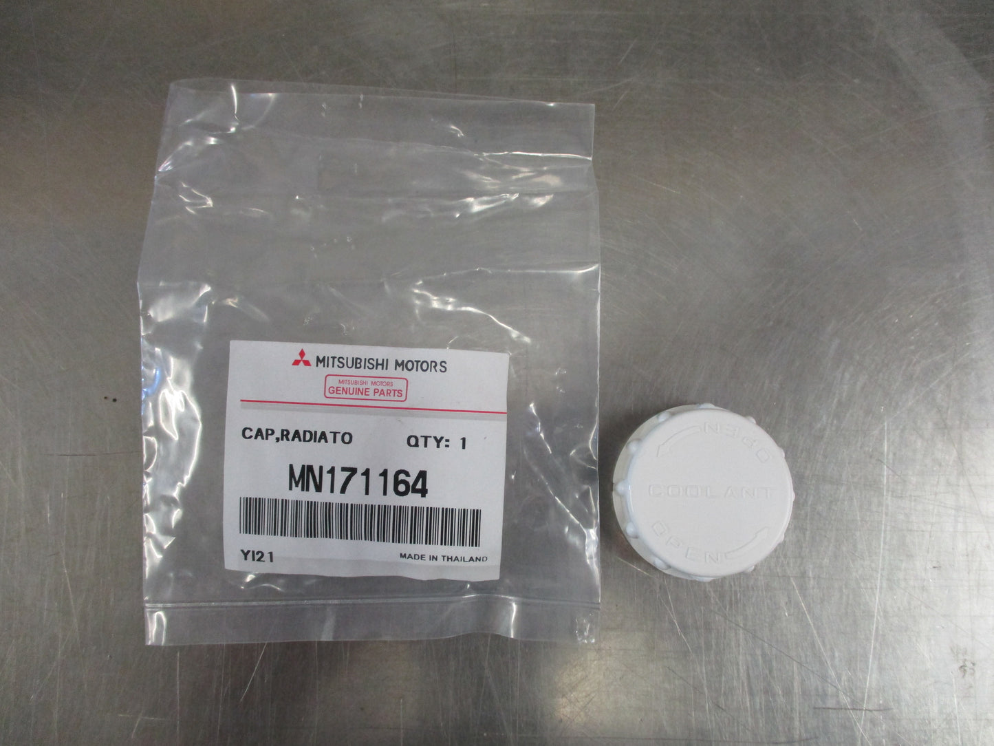 Mitsubishi Genuine Radiator Condenser Tank Cap New