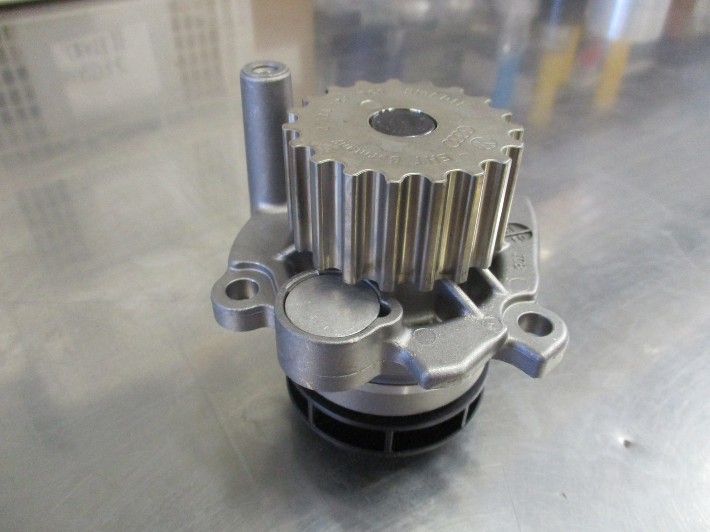 Volkswagen Amarok Genuine Water Pump and O'Ring Assembly New Part