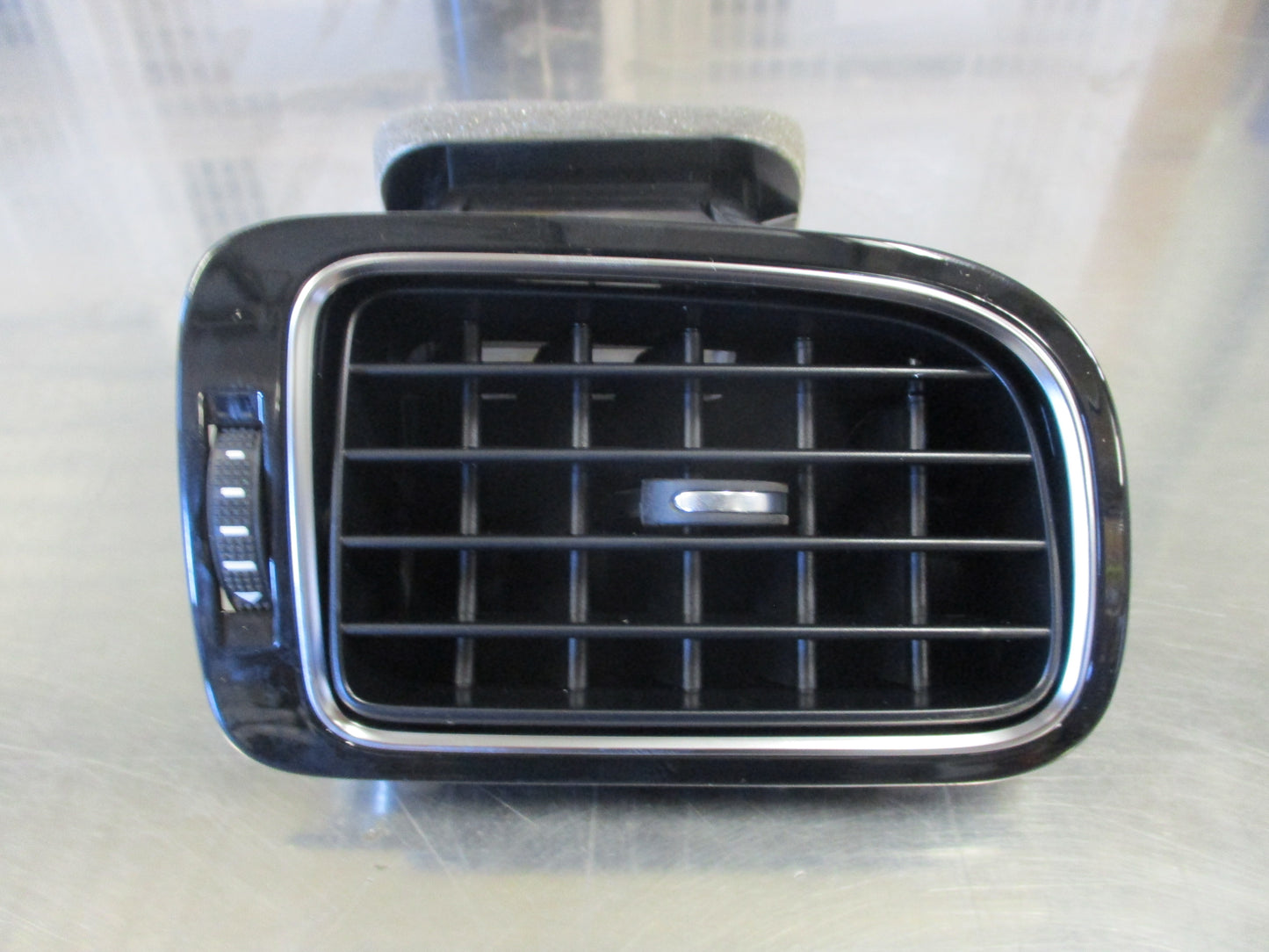 Volkswagen Polo Genuine Right Hand Black Air Vent Assembly New Part