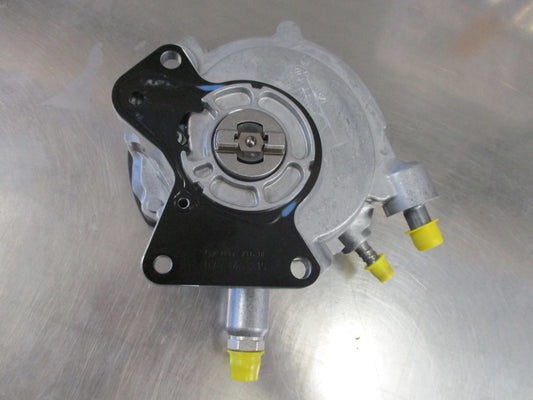 Volkswagen Transporter T5/Touareg Genuine Fuel and Vacuum Pump New Part