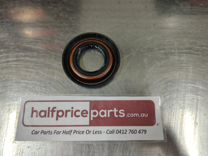 Holden CG Captiva Genuine Front Diff Carrier Oil Seal New Part