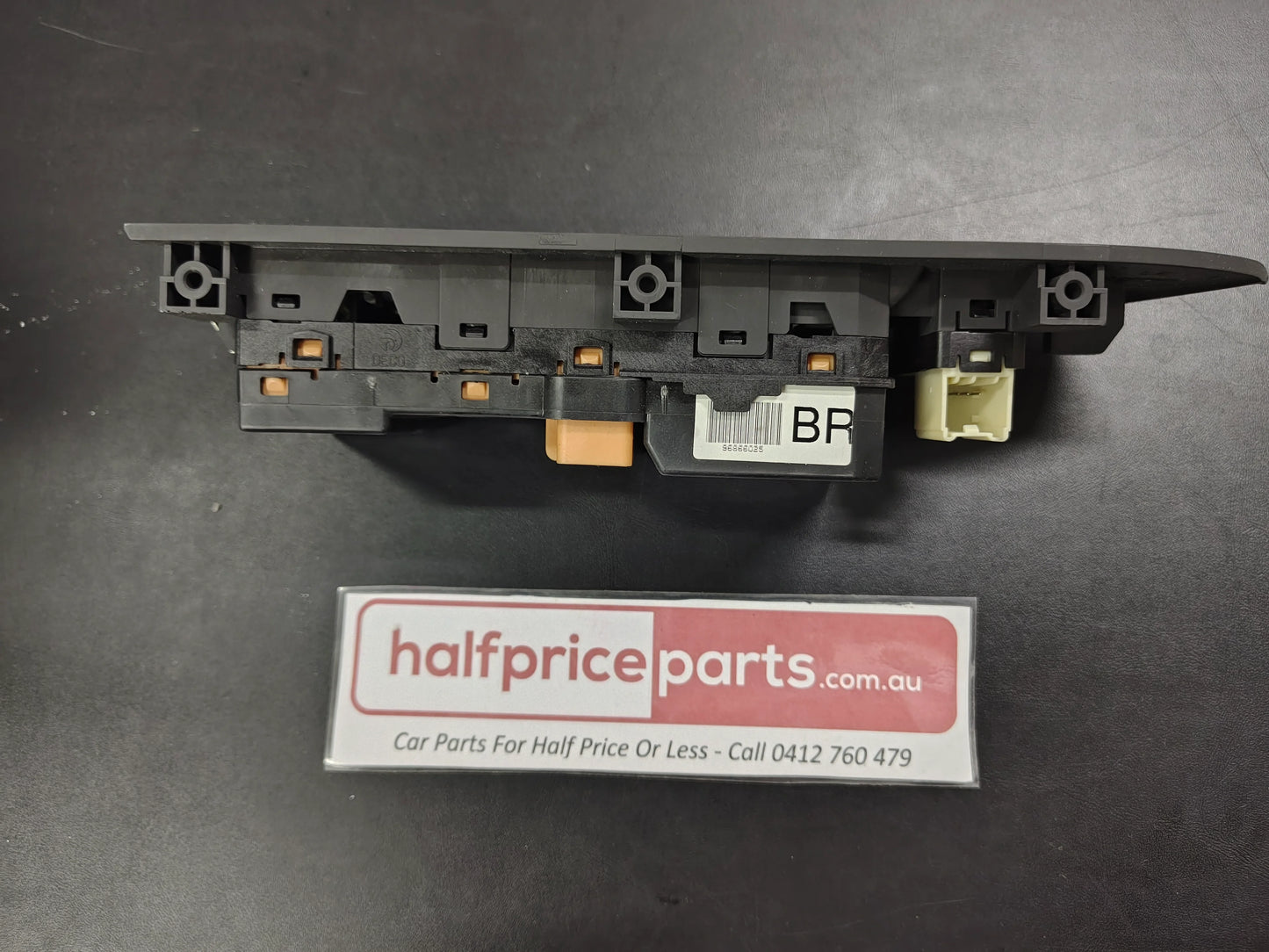 Holden CG Captiva Genuine Front Right Hand Multi Function Power Window Switch New Part