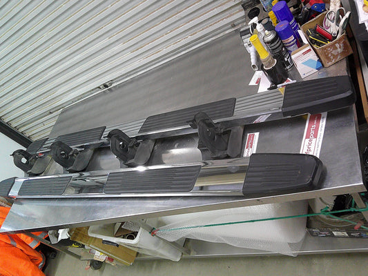 Holden GM Silverado 1500 Genuine Side Steps With Brackets Sold As Pair Only (No Bolts) Used Part VGC