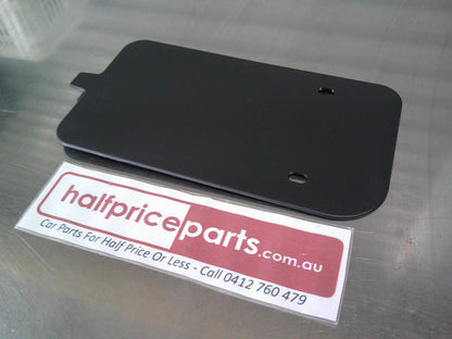 Holden CG Captiva Genuine Rear Seat Arm Rest Cover Plate New Part