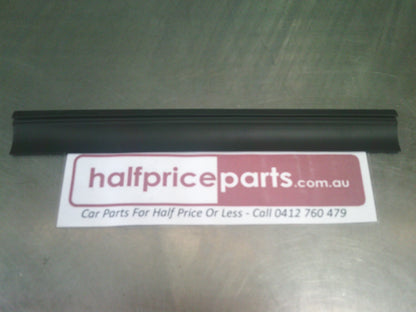 Holden VF Commodore Genuine Radiator Condenser Upper Seal New Part