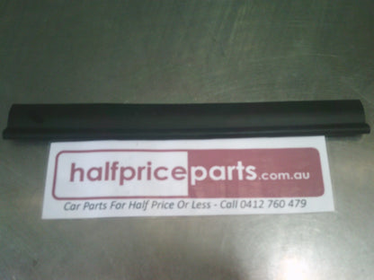 Holden VF Commodore Genuine Radiator Condenser Upper Seal New Part