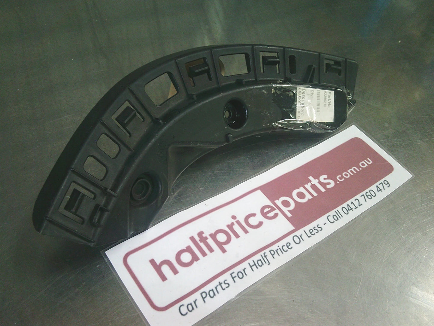 Holden VF Commodore Genuine Right Hand Lower Rear Fascia Bracket New Part