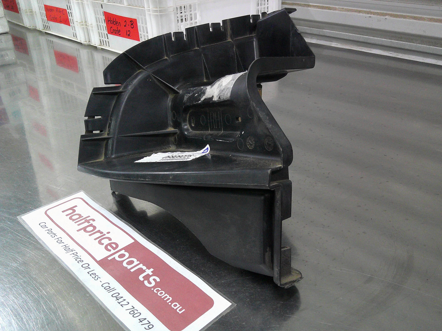Holden VE Commodore Sedan/WM Caprice/Statesman Genuine Right Hand Rear Bumper Bracket New Part