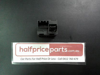 Holden Camaro Genuine USB-SD Card Aux Socket New Part