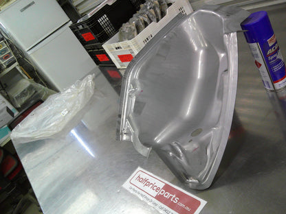Holden CG Captiva Genuine Left Hand Rear Tail Light Mounting Panel New Part