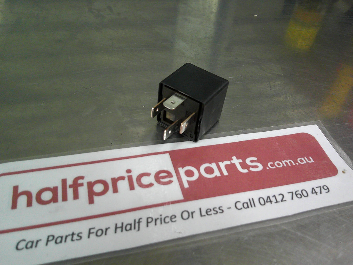 Holden CG Captiva Genuine Under Bonnet Fan Relay Multi Purpose New Part