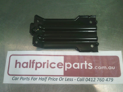 Holden CG Captiva Genuine Left Hand Front Fascia Bracket Lower New Part