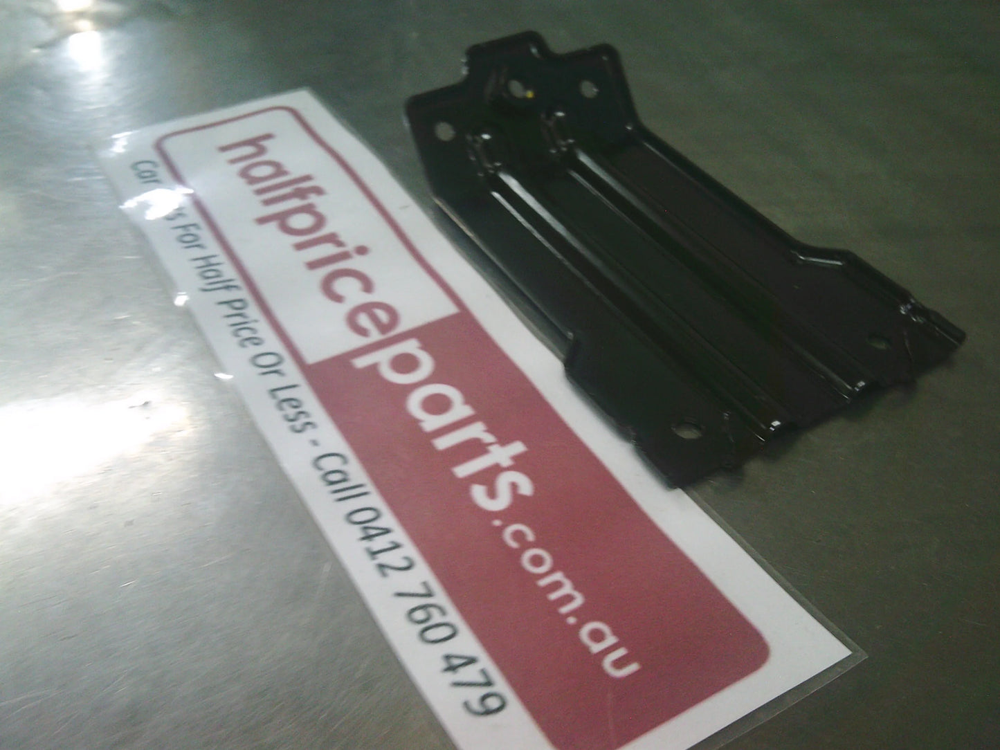 Holden CG Captiva Genuine Left Hand Front Fascia Bracket Lower New Part