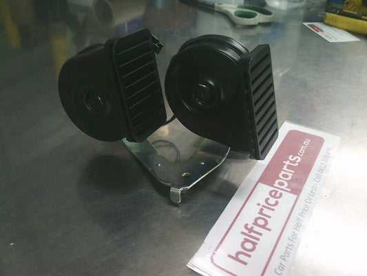 Holden Cascada Genuine Dual Horn Assembly 400 And 500 HZ New Part