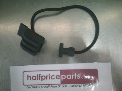 Holden Barina Combo Genuine Retaining Centre Cover Strap - New Part