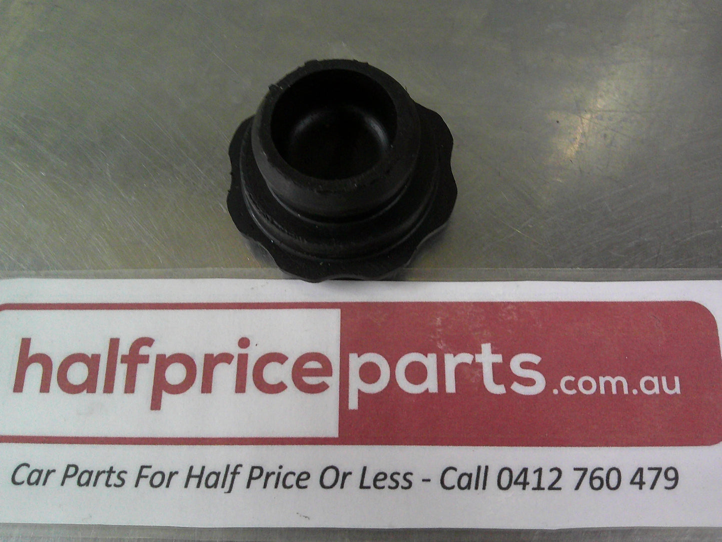 Holden Rodeo/Jackaroo Genuine Oil Cap Suits 1600 Petrol And Diesel Engines New Part