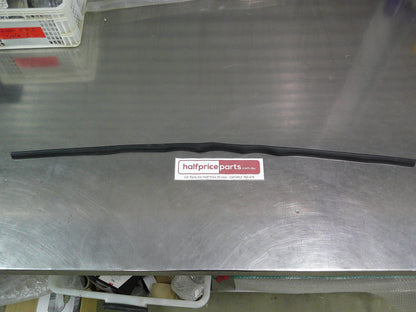 Holden VF/HSV/SV6/SS/SSV Commodore Genuine Front Bonnet Weatherstrip Rubber Seal New Part