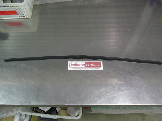 Holden VF/HSV/SV6/SS/SSV Commodore Genuine Front Bonnet Weatherstrip Rubber Seal New Part