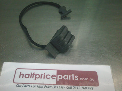 Holden Barina Combo Genuine Retaining Centre Cover Strap - New Part