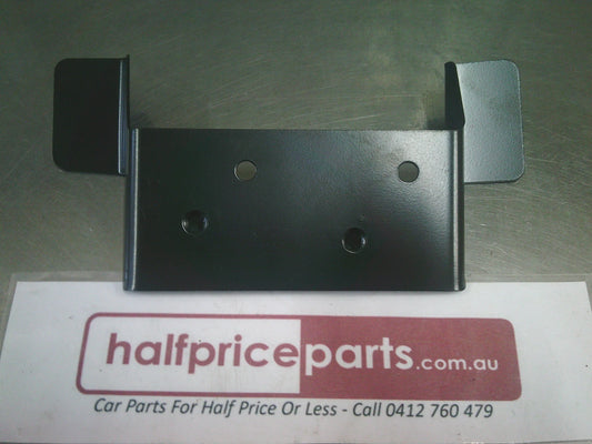 Holden RG Colorado Genuine Left Hand Front Guard Bracket New Part