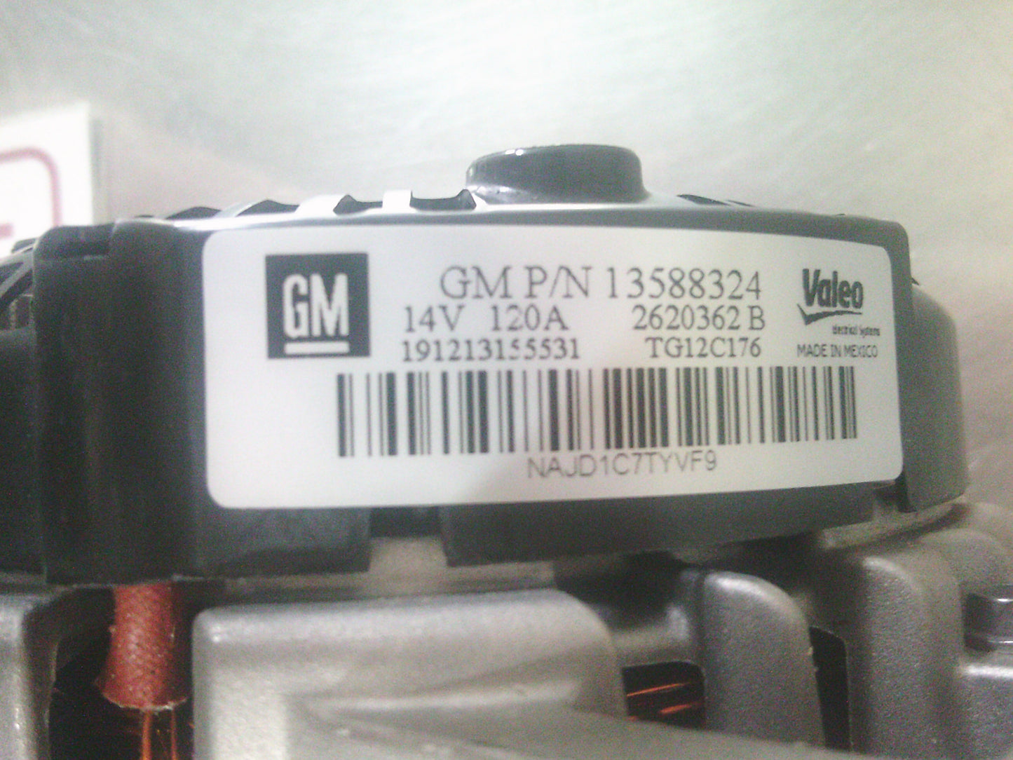 Holden CG Captiva 2.4Ltr Petrol Genuine Alternator - New Part