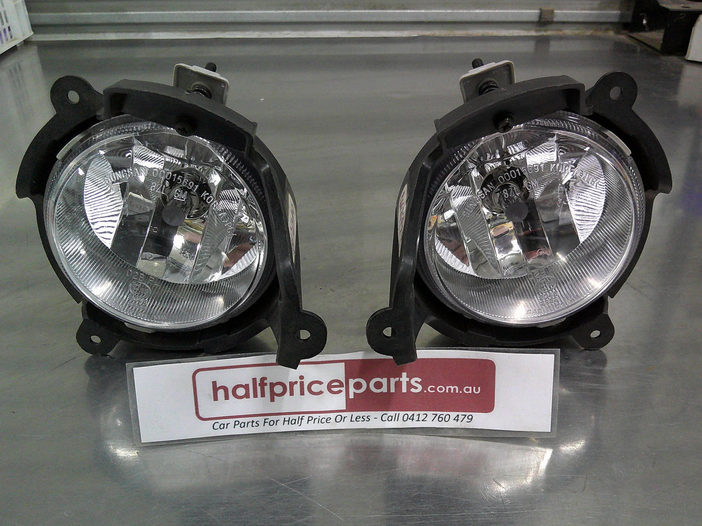 Holden CG7 Captiva Genuine Front Fog Light (Pair) Used Part VGC