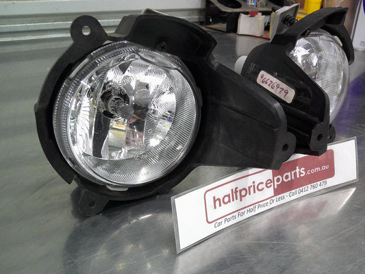 Holden CG7 Captiva Genuine Front Fog Light (Pair) Used Part VGC
