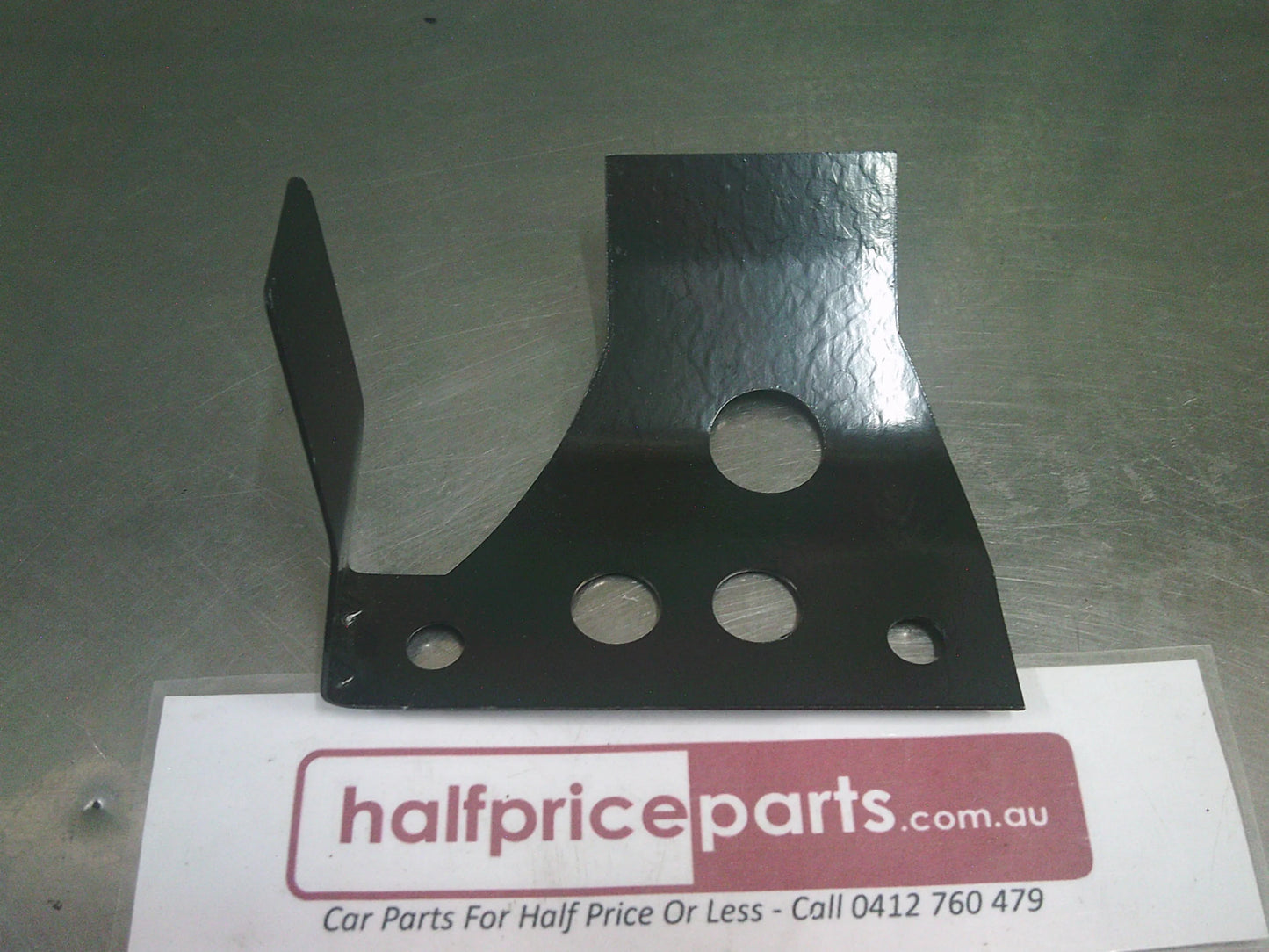 Holden VZ Commodore/Monaro Genuine Passenger Front Guard Bracket New Part