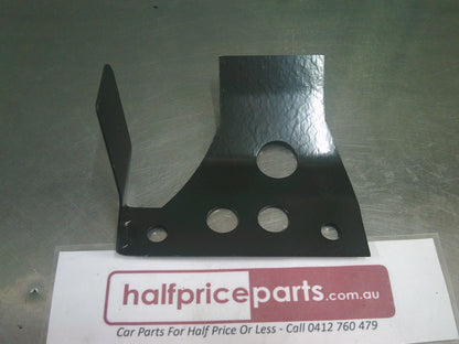 Holden VZ Commodore/Monaro Genuine Passenger Front Guard Bracket New Part