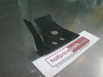 Holden VZ Commodore/Monaro Genuine Passenger Front Guard Bracket New Part