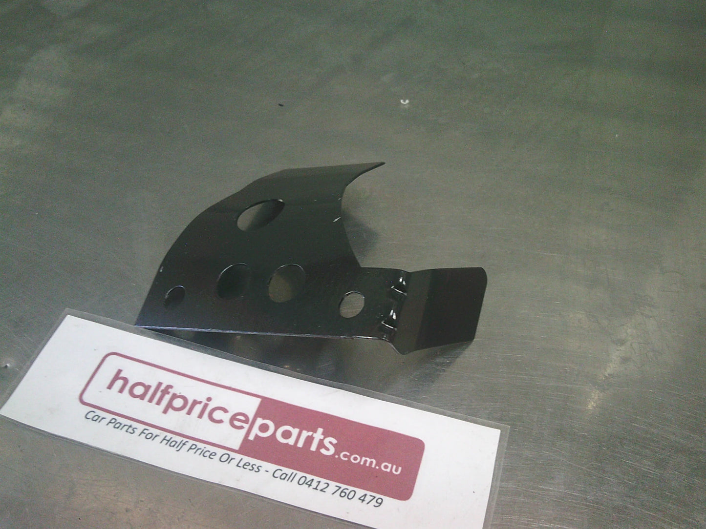 Holden VZ Commodore/Monaro Genuine Passenger Front Guard Bracket New Part