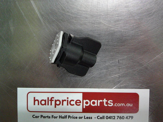 Holden Astra/ Cascada/JH Cruze Genuine Headlight Assembly Retainer New Part