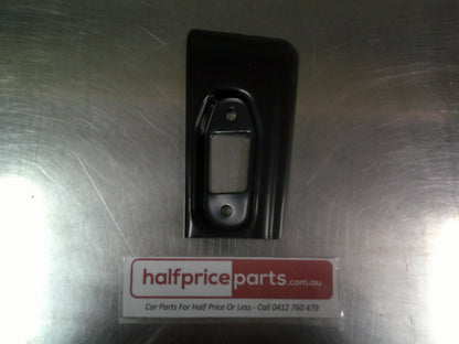 Holden VE Commodore/WM Statesman Genuine Right Hand Front Crossmember Bracket New Part
