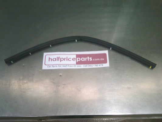 Holden Epica Genuine Right Hand Front Bonnet Seal New Part