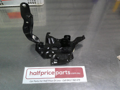 Holden VF Commodore/WN Caprice Genuine Hinge Support Bracket New Part