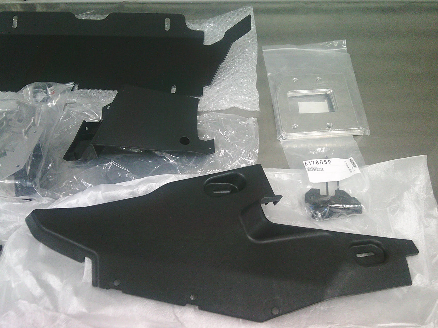 Toyota Landcruiser Prado GX/GXL/Altitude Genuine Bull Bar Fitting Kit (Less 2 Main Mounting Brackets) New Part