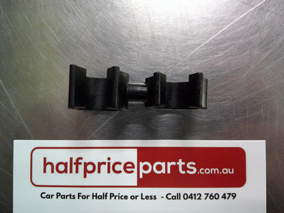 Holden Genuine Fuel Feed And Return Pipe Clip New Part