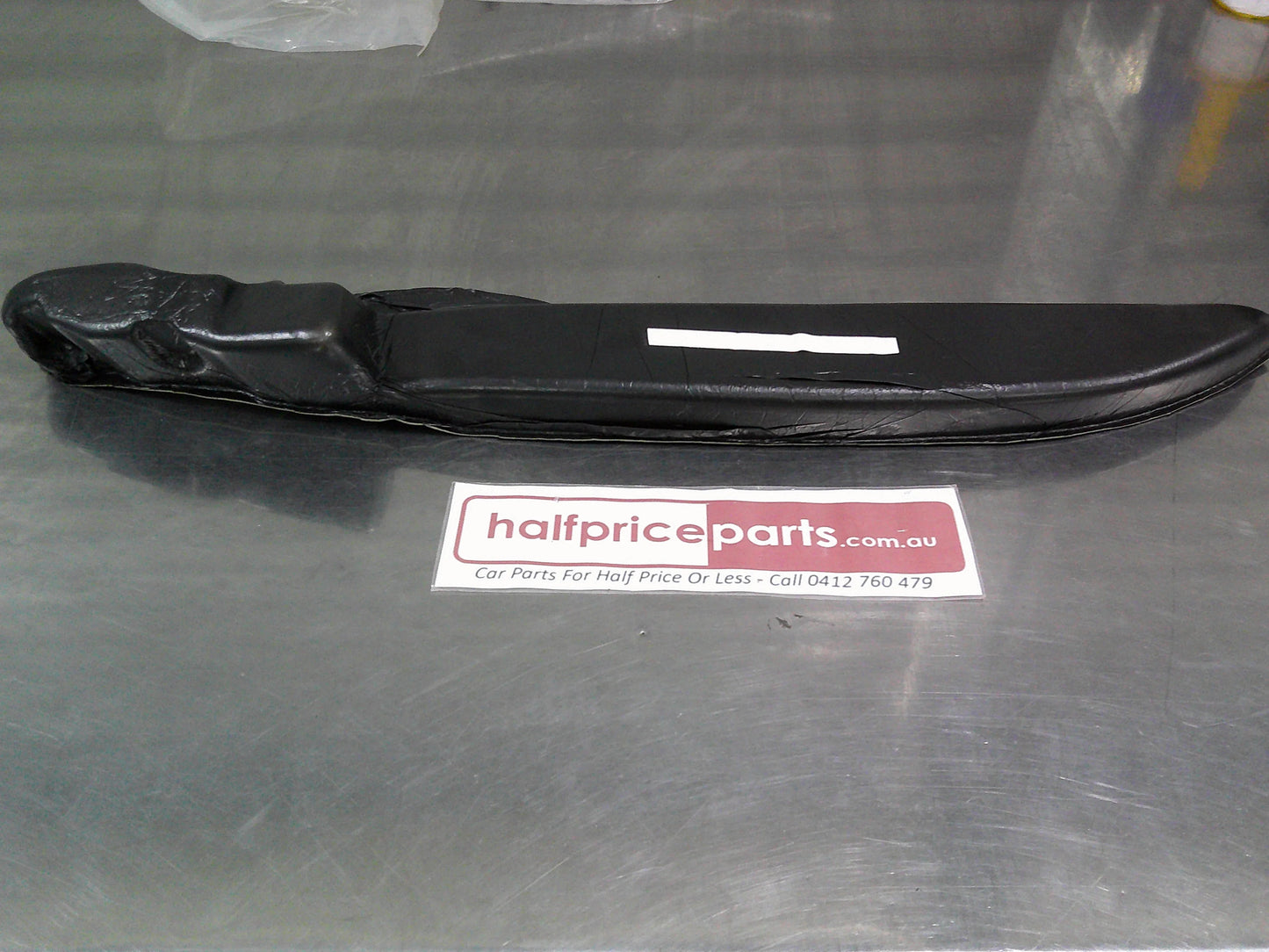Holden CG5 Captiva Maxx Genuine Front Right Hand Door Pillar Insulator New Part.