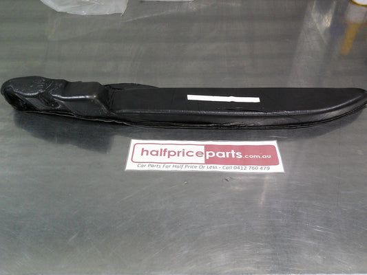 Holden CG5 Captiva Maxx Genuine Front Right Hand Door Pillar Insulator New Part.