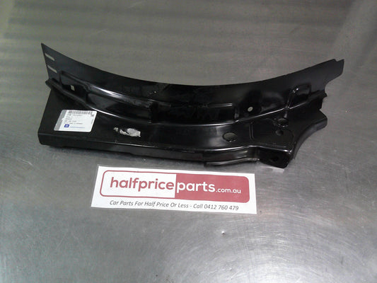 Holden Astra-K Genuine Right Hand Front Guard Support New Part