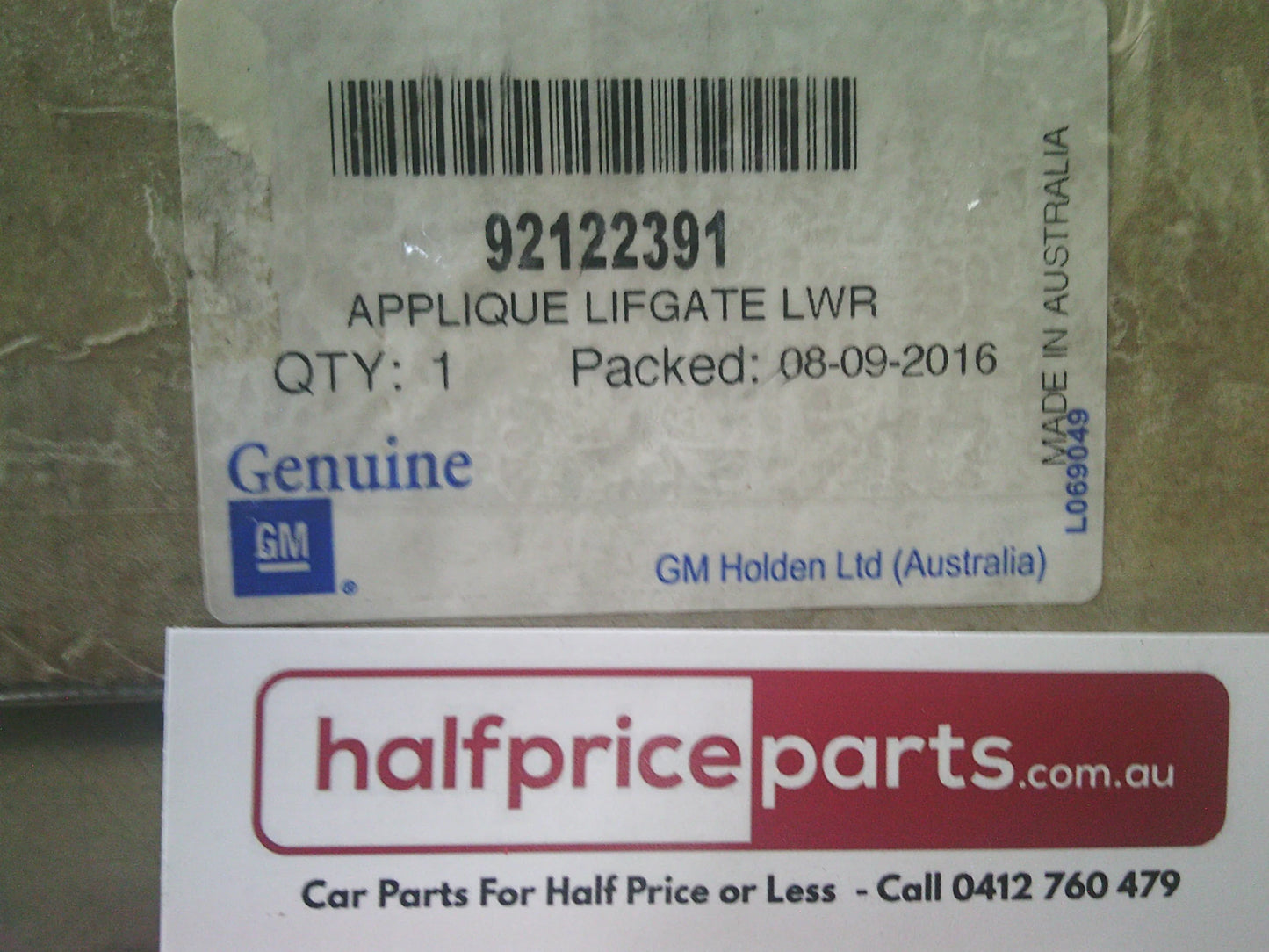 Holden VY Series II/VZ Commodore Wagon Genuine Tail Gate Garnish License Plate Garnish New Part