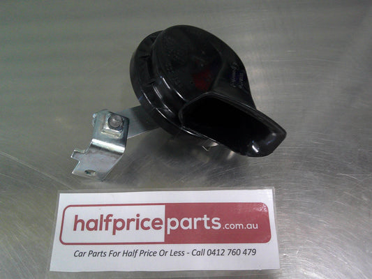 Holden HZ Sedan/VY/VZ/Commodore/WK/WL Statesman Genuine Low Note Horn New Part