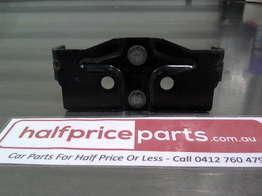 Holden VE Commodore Wagon Genuine Tail Gate Latch (Striker) New Part