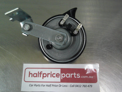 Holden HZ Sedan/VY/VZ/Commodore/WK/WL Statesman Genuine Low Note Horn New Part