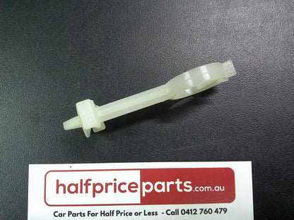Holden Frontera/Gemini/Jackaroo/Rodeo Genuine Windshield Wiper/Washer Hose Clip New Part