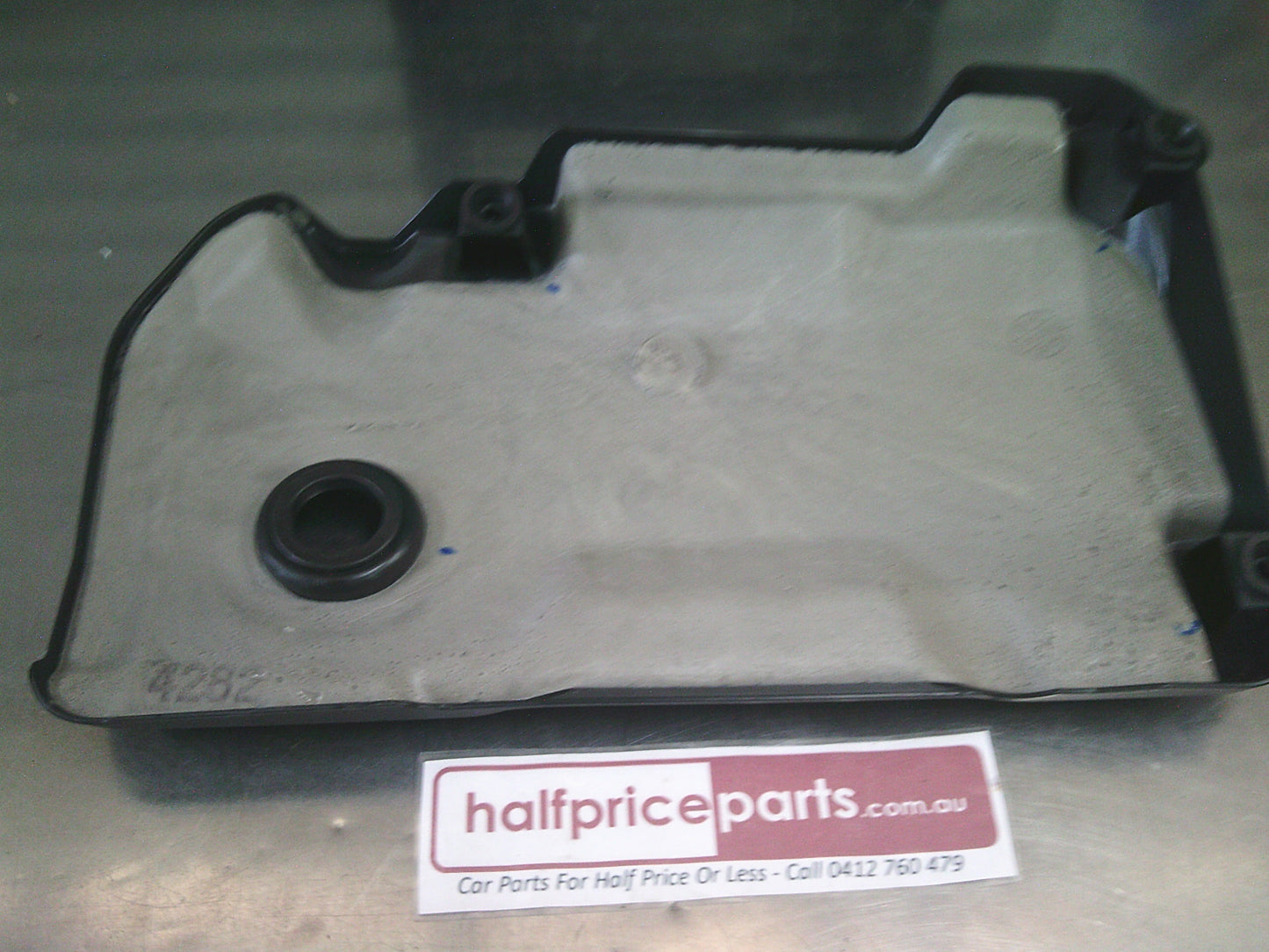 Holden CG Captiva 2.4Ltr Petrol Genuine Engine Cover New Part