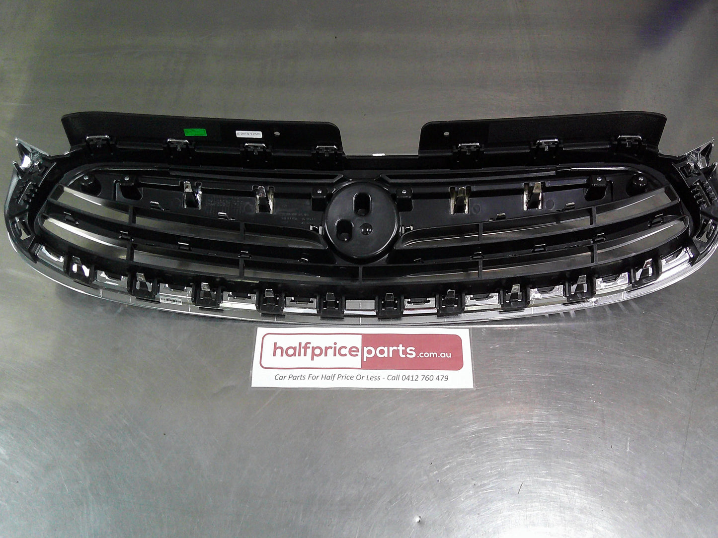 Holden CG Captiva C140 Series II Genuine Front Upper Grille With Chrome Emblem New Part