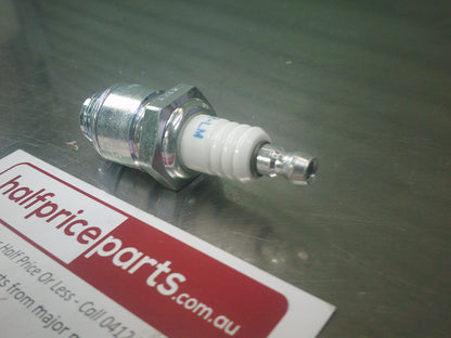 NGK Compact Spark Plug Suits Briggs And Stratton/John Deere/Honda