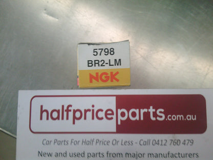 NGK Compact Spark Plug Suits Briggs And Stratton/John Deere/Honda